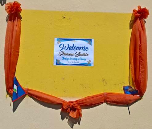 21-11-2025 Antillen Welcome sign for Princess Beatrix during her visit at the Public Library, where she discussed the Child Friendly Cities Initiative (CFCI), a UNICEF program on the island of Sint Eustatius. Â  Copyright: xPPEx