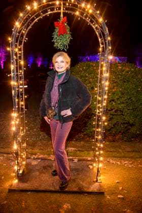 abb Eva Imhof Wetter Moderator as a guest at the premiere Christmas in the zoo with celebrities on 21 11 2025 in Berlin Berlin Germany