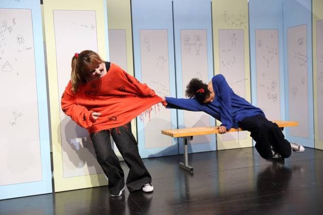 Viktoria Schreiber as Nim and Lara Sophie Milagro as Saffa , f l , during the photo rehearsal for Kuckucksnest at Grips Theater im Podewil in Berlin, 21 November 2025 Play for people aged 10 and up by Nina van Tongeren Directed by Sabine Trötschel Stage and costumes Klemens Kühn Premiere is on 26 November 2025 Grips Theater Berlin Kuckucksnest