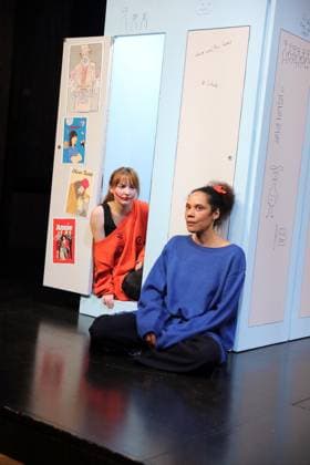 Viktoria Schreiber as Nim and Lara Sophie Milagro as Saffa , f l , during the photo rehearsal for Kuckucksnest at Grips Theater im Podewil in Berlin, 21 November 2025 Play for people aged 10 and up by Nina van Tongeren Directed by Sabine Trötschel Stage and costumes Klemens Kühn Premiere is on 26 November 2025 Grips Theater Berlin Kuckucksnest