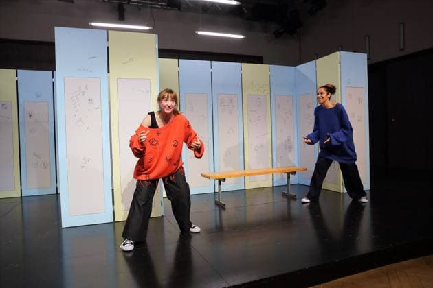Viktoria Schreiber as Nim and Lara Sophie Milagro as Saffa , f l , during the photo rehearsal for Kuckucksnest at Grips Theater im Podewil in Berlin, 21 November 2025 Play for people aged 10 and up by Nina van Tongeren Directed by Sabine Trötschel Stage and costumes Klemens Kühn Premiere is on 26 November 2025 Grips Theater Berlin Kuckucksnest