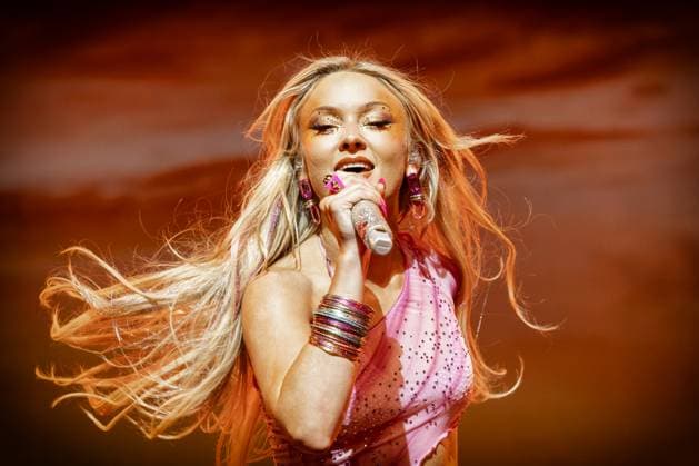 Zara Larsson live in Oslo, Norway Oslo, Norway. 21st, November 2025. The Swedish singer Zara Larsson performs a live concert at Unity Arena in Oslo. Norway, Oslo, Unity Arena  Copyright: xGonzalesxPhoto TerjexDokkenx