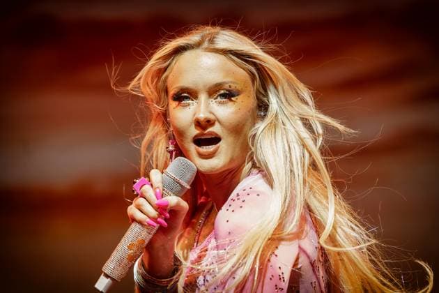 Zara Larsson live in Oslo, Norway Oslo, Norway. 21st, November 2025. The Swedish singer Zara Larsson performs a live concert at Unity Arena in Oslo. Norway, Oslo, Unity Arena  Copyright: xGonzalesxPhoto TerjexDokkenx