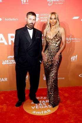 Fausto Puglisi and Ciara at the amfAR Las Vegas Gala 2025 at the Hotel Wynn Las Vegas Las Vegas, 21 11 2025 Foto:xJ.xBlocx xFuturexImagex amfar_vegas_5167