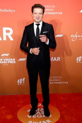 Jeremy Renner at the amfAR Las Vegas Gala 2025 at the Hotel Wynn Las Vegas Las Vegas, 21 11 2025 Foto:xJ.xBlocx xFuturexImagex amfar_vegas_5237