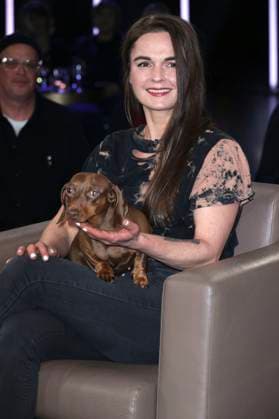 Fränze Lüttich with her dachshund Polly at the recording of the NDR Talk Show in the NDR television studio in Lokstedt Hamburg, 21 11 2025 Foto:xgbrcix xFuturexImagex ndr_talk2111_5189
