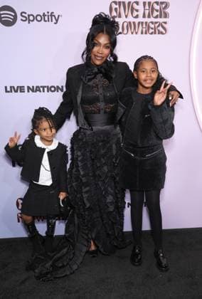 4th Annual Femme It Forward Give Her FlowHERS Gala at The Beverly Hilton Featuring: Nikki Taylor, Family Where: Los Angeles, California, United States When: 21 Nov 2025 Credit: Faye s Vision Cover Images EDITORIAL USE ONLY. NOT FOR USE BY NEWSPAPERS BASED IN THE UK. Copyright: xx coverimg55286003