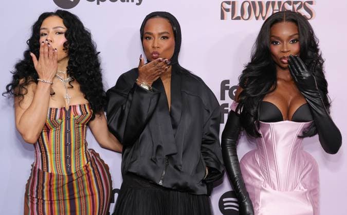 4th Annual Femme It Forward Give Her FlowHERS Gala at The Beverly Hilton Featuring: Mariah the Scientist, Olandria Carthen, Heather Lowery Where: Los Angeles, California, United States When: 21 Nov 2025 Credit: Faye s Vision Cover Images EDITORIAL USE ONLY. NOT FOR USE BY NEWSPAPERS BASED IN THE UK. Copyright: xx coverimg55285945