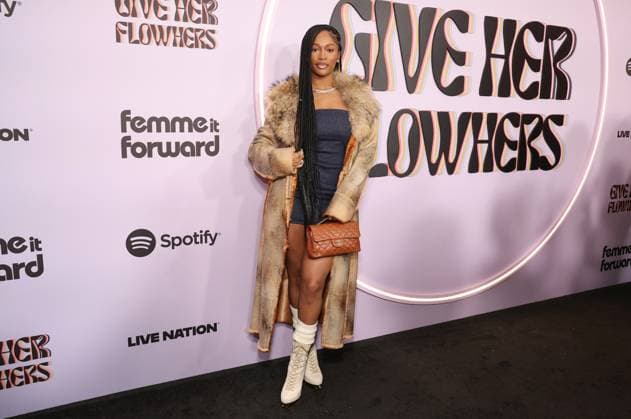 4th Annual Femme It Forward Give Her FlowHERS Gala at The Beverly Hilton Featuring: Dess Dior Where: Los Angeles, California, United States When: 21 Nov 2025 Credit: Faye s Vision Cover Images EDITORIAL USE ONLY. NOT FOR USE BY NEWSPAPERS BASED IN THE UK. Copyright: xx coverimg55285906
