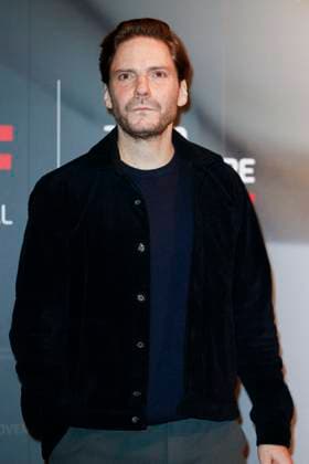 43 Turin Film Festival - Photocall TURIN, ITALY - NOVEMBER 22: Daniel Bruehl poses at the photocall of Stella della Mole Award during the 43rd Torino Film Festival 2025 at Teatro Regio on November 22, 2025 in Turin, Italy. Photo Marco Piovanotto Abacapress.com  Copyright: xPiovanottoxMarco ABACAx