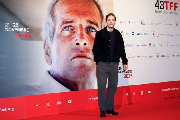 43 Turin Film Festival - Photocall TURIN, ITALY - NOVEMBER 22: Daniel Bruehl poses at the photocall of Stella della Mole Award during the 43rd Torino Film Festival 2025 at Teatro Regio on November 22, 2025 in Turin, Italy. Photo Marco Piovanotto Abacapress.com  Copyright: xPiovanottoxMarco ABACAx