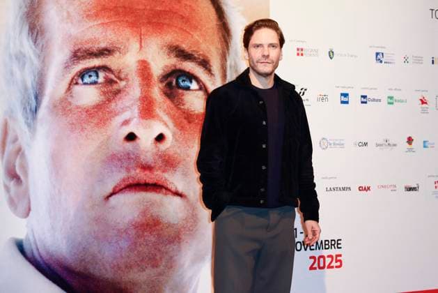 43 Turin Film Festival - Photocall TURIN, ITALY - NOVEMBER 22: Daniel Bruehl poses at the photocall of Stella della Mole Award during the 43rd Torino Film Festival 2025 at Teatro Regio on November 22, 2025 in Turin, Italy. Photo Marco Piovanotto Abacapress.com  Copyright: xPiovanottoxMarco ABACAx
