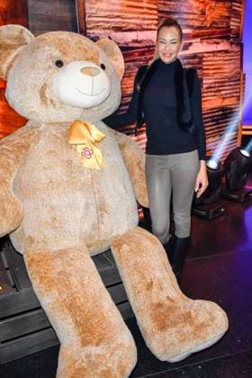 ABB Alessandra Alex Meyer Wölden Woelden with giant teddy bears Presenter guest on the donation phone in the RTL studio at the charity for the 30th anniversary of the RTL Spendenmarathon wir helfen Kindern bei RTL Deutschland on 21 11 2025 2 Donation day in Cologne Deutz NRW Germany