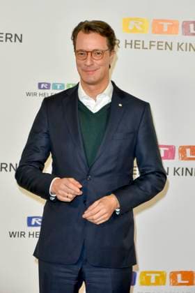 ABB Hendrik Josef Wüst Wuest CDU politician with Wolfram Kons Moderator State Premier of North Rhine-Westphalia North Rhine-Westphalia on the red carpet in the RTL studio at the charity for the 30th anniversary of the RTL Spendenmarathon wir helfen Kindern bei RTL Deutschland on 21 11 2025 2 Donation Day in Cologne Deutz NRW Germany