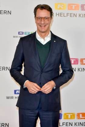 ABB Hendrik Josef Wüst Wuest CDU politician with Wolfram Kons Moderator State Premier of North Rhine-Westphalia North Rhine-Westphalia on the red carpet in the RTL studio at the charity for the 30th anniversary of the RTL Spendenmarathon wir helfen Kindern bei RTL Deutschland on 21 11 2025 2 Donation Day in Cologne Deutz NRW Germany