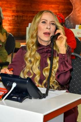 ABB Jenny Elvers actress as a guest on the donation phone in the RTL studio at the charity for the 30th anniversary of the RTL Spendenmarathon wir helfen Kindern bei RTL Deutschland on 21 11 2025 2 Donation day in Cologne Deutz NRW Germany