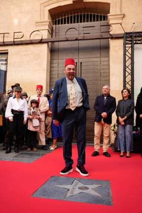Actor John Rhys Davies unveils his star on the Almeria Walk of Fame Actor John Rhys Davies unveils his star on the Almeria Walk of Fame, November 22, 2025 in Almeria Andalusia, Spain Actor John Rhys Davies has swept this Saturday with his presence and charisma at the International Film Festival of Almeria Fical that recognizes him with its highest award for his role as Sallah, the good-natured Egyptian and ally of Indiana Jones in the films shot under the orders of Steven Spielberg, for which the fans of the saga have expressed a deep affection If you love your audience and take care of them, one day they will take care of you, said the interpreter 22 NOVEMBER 2025 Marian Leó Almeria Almeria Spain  Copyright: xMarianxLeonx 7118286