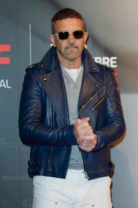 43 Turin Film Festival - Antonio Banderas at Stella della Mole Award’s photocall TURIN, ITALY - NOVEMBER 22: Antonio Banderas poses at the photocall of Stella della Mole Award during the 43rd Torino Film Festival 2025 at Teatro Regio on November 22, 2025 in Turin, Italy. Photo Marco Piovanotto Abacapress.com  Copyright: xPiovanottoxMarco ABACAx