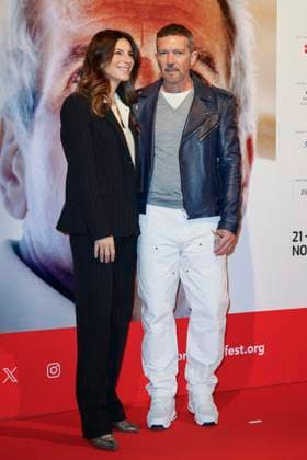 43 Turin Film Festival - Antonio Banderas at Stella della Mole Award’s photocall TURIN, ITALY - NOVEMBER 22: Elisa Giordano, Antonio Banderas pose at the photocall of Stella della Mole Award during the 43rd Torino Film Festival 2025 at Teatro Regio on November 22, 2025 in Turin, Italy. Photo Marco Piovanotto Abacapress.com  Copyright: xPiovanottoxMarco ABACAx