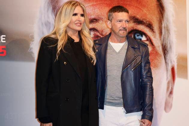 43 Turin Film Festival - Antonio Banderas at Stella della Mole Award’s photocall TURIN, ITALY - NOVEMBER 22: Tiziana Rocca, Antonio Banderas pose at the photocall of Stella della Mole Award during the 43rd Torino Film Festival 2025 at Teatro Regio on November 22, 2025 in Turin, Italy. Photo Marco Piovanotto Abacapress.com  Copyright: xPiovanottoxMarco ABACAx
