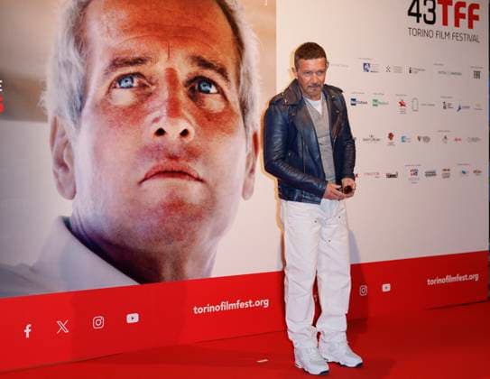 43 Turin Film Festival - Antonio Banderas at Stella della Mole Award’s photocall TURIN, ITALY - NOVEMBER 22: Antonio Banderas poses at the photocall of Stella della Mole Award during the 43rd Torino Film Festival 2025 at Teatro Regio on November 22, 2025 in Turin, Italy. Photo Marco Piovanotto Abacapress.com  Copyright: xPiovanottoxMarco ABACAx