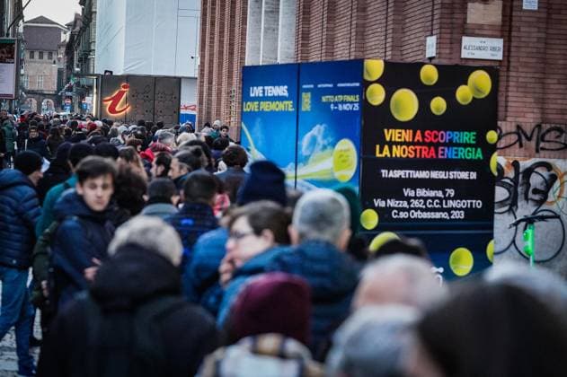 November 22, 2025, Torino: Lunga fila all esterno del cinema Massimo per il film di Spike Lee dal titolo Higest 2 Lowest per il Torino Film Festival TFF. Torino 22 novembre 2025 ANSA TINO ROMANO. Torino  - ZUMAa110 20251122_zaf_a110_055 Copyright: xTinoxRomanox