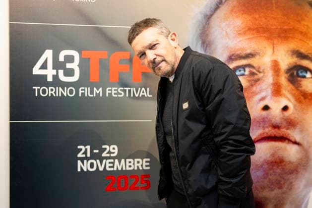 43 Turin Film Festival - Antonio Banderas TURIN, ITALY - NOVEMBER 22: Antonio Banderas poses after the screening of DOLOR Y GLORIA during the 43rd Torino Film Festival 2025 at Teatro Regio on November 22, 2025 in Turin, Italy. Photo Marco Piovanotto Abacapress.com  Copyright: xPiovanottoxMarco ABACAx