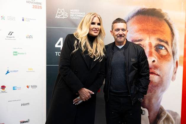43 Turin Film Festival - Antonio Banderas TURIN, ITALY - NOVEMBER 22: Tiziana Rocca, Antonio Banderas pose after the screening of DOLOR Y GLORIA during the 43rd Torino Film Festival 2025 at Teatro Regio on November 22, 2025 in Turin, Italy. Photo Marco Piovanotto Abacapress.com  Copyright: xPiovanottoxMarco ABACAx