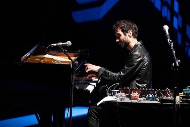 Tigran Hamasyan performs in Madrid, Spain - 22 Nov 2025 Armenian jazz pianist Tigran Hamasyan performs during the JAZZMADRID concert at the Fernanda Gómez Theatre in Madrid. Madrid Spain Copyright: xAtilanoxGarciax xSOPAxImagesx photo01197