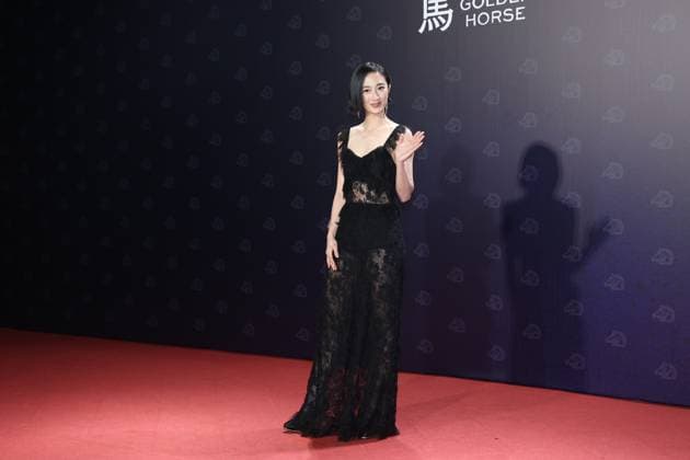 62nd Golden Horse Awards in Taipei TAIPEI, CHINA - NOVEMBER 22, 2025 - Taiwanese actress Kwai Lun Mei on the red carpet of the 62nd Golden Horse Awards in Taipei, China on November 22, 2025. Taipei Taiwan China  Copyright: xCFOTOx i1763907107632