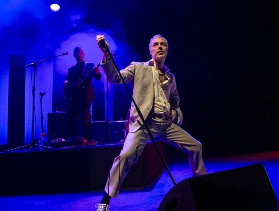 Baxter Dury at Eventim Apollo Baxter Dury performs at Eventim Apollo in London on 22nd November 2025., Credit:Zoran Veselinovic Avalon UK, London, Eventim Apollo  Copyright: xZoranxVeselinovicx xAvalonx 1054060037