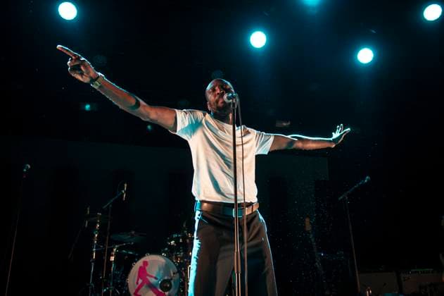 Joshua Idehen at Eventim Apollo Joshua Idehen performs at Eventim Apollo in London on 22nd November 2025, supporting Baxter Dury., Credit:Zoran Veselinovic Avalon UK, London, Eventim Apollo  Copyright: xZoranxVeselinovicx xAvalonx 1054074165