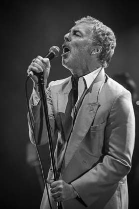 Baxter Dury at Eventim Apollo Baxter Dury performs at Eventim Apollo in London on 22nd November 2025., Credit:Zoran Veselinovic Avalon UK, London, Eventim Apollo  Copyright: xZoranxVeselinovicx xAvalonx 1054060482