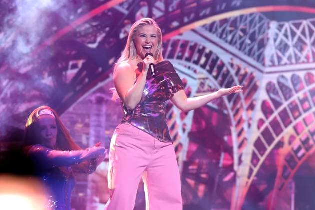 ZDF Die Giovanni Zarrella Show Singer Beatrice Egli during the ZDF entertainment program Die Giovanni Zarrella Show on 22 11 2025 in the Messehalle Offenburg 20251122SBK0098