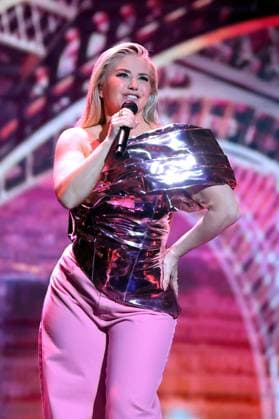 ZDF Die Giovanni Zarrella Show Singer Beatrice Egli during the ZDF entertainment program Die Giovanni Zarrella Show on 22 11 2025 in the Messehalle Offenburg 20251122SBK0099