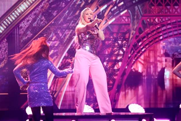 Beatrice Egli in the ZDF music show The Giovanni Zarrella Show live from the Offenburg Exhibition Center Offenburg, 22 11 2025 Foto:xR.xSchmiegeltx xFuturexImagex zarrella_5276