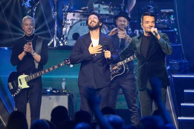 Josh Groban and Giovanni Zarrella on the ZDF music show Die Giovanni Zarrella Show live from Messe Offenburg Offenburg, 22 11 2025 Foto:xR.xSchmiegeltx xFuturexImagex zarrella_5287