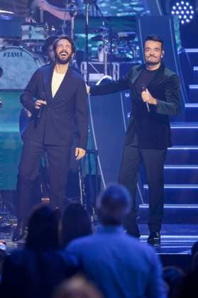 Josh Groban and Giovanni Zarrella on the ZDF music show Die Giovanni Zarrella Show live from Messe Offenburg Offenburg, 22 11 2025 Foto:xR.xSchmiegeltx xFuturexImagex zarrella_5288