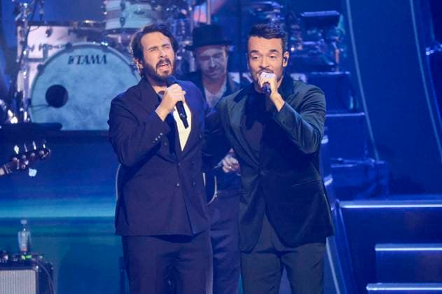 Josh Groban and Giovanni Zarrella on the ZDF music show Die Giovanni Zarrella Show live from Messe Offenburg Offenburg, 22 11 2025 Foto:xR.xSchmiegeltx xFuturexImagex zarrella_5290