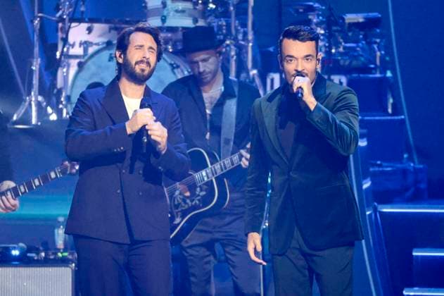 Josh Groban and Giovanni Zarrella on the ZDF music show Die Giovanni Zarrella Show live from Messe Offenburg Offenburg, 22 11 2025 Foto:xR.xSchmiegeltx xFuturexImagex zarrella_5291