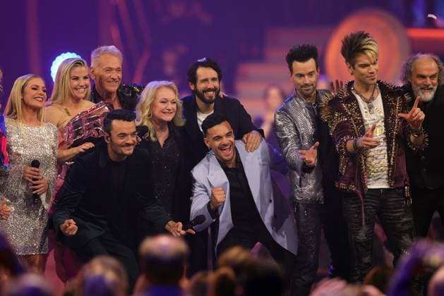 The Giovanni Zarrella Show We say thank you Giovanni Zarrella and his guests Marina Marx, Beatrice Egli, Olaf Berger, Nicole, Josh Groban, Stefano Zarrella, Andreas and Chris Ehrlich pose for a group photo The Giovanni Zarrella Show ZDF Live broadcast from 22 11 2025 in the Baden Arena Offenburg under the motto We say thank you Offenburg, Baden W
