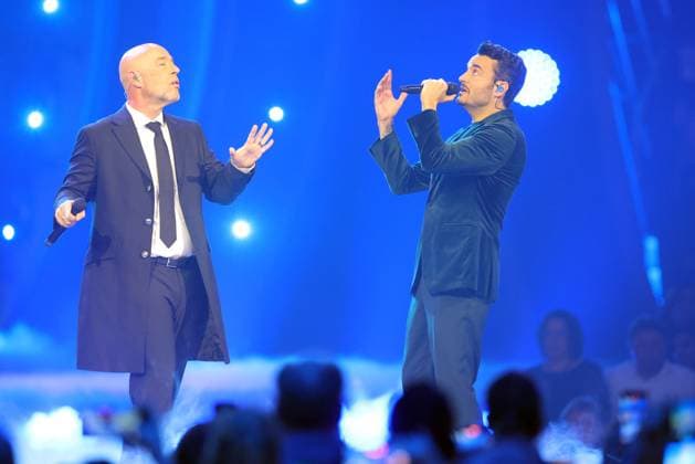 The Giovanni Zarrella Show Wir sagen Dankeschön Giovanni Zarrella and the Count singer of the German music group Unheilig sing a duet The Giovanni Zarrella Show ZDF Live broadcast from 22 11 2025 in the Baden Arena Offenburg under the motto Wir sagen Dankeschön Offenburg, Baden Württemberg, Germany