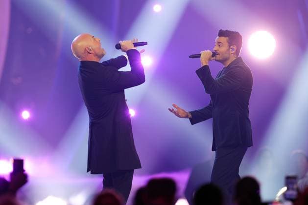 The Giovanni Zarrella Show Wir sagen Dankeschön Giovanni Zarrella and the Count singer of the German music group Unheilig sing a duet The Giovanni Zarrella Show ZDF Live broadcast from 22 11 2025 in the Baden Arena Offenburg under the motto Wir sagen Dankeschön Offenburg, Baden Württemberg, Germany