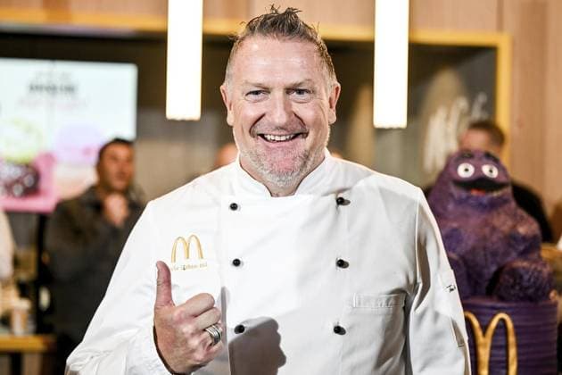 Mc Donald s reopening FOR EDITORIAL PURPOSES ONLY EDITORIAL USE ONLY p Marcus Prünte Franchisee at the Mc Donald s reopening on Sunday, November 23, 2025 at Eleonorastraße in Essen Rüttenscheid Germany NRW Essen Copyright VladimirxWegener Copyright: VladimirxWegener doc83dyszig83s1mp5twknr ,EDITORIAL USE ONLY Copyright: VladimirxWegener