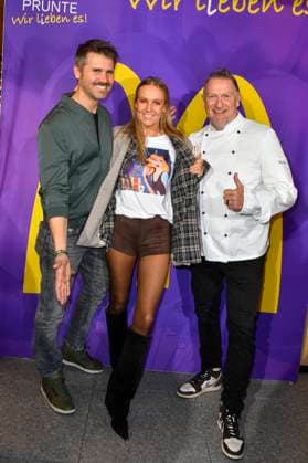 ABB Thore Schoelermann Stephanie Pruente Marcus Pruente Prünte at the reopening of the MC Donald branch Schnell Restaurant in Essen on 23 11 2025 NRW Germany