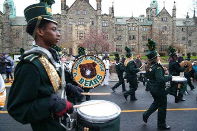 2025 Santa Claus Parade in Toronto TORONTO, CANADA - NOVEMBER 23 : Participants attend the 121st edition of the Santa Claus Parade in Toronto, Ontario on November 23, 2025. Mert Alper Dervis Anadolu Ontario Canada. Editorial use only. Please get in touch for any other usage.  Copyright: x2025xAnadoluxMertxAlperxDervisx