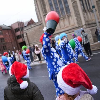 2025 Santa Claus Parade in Toronto TORONTO, CANADA - NOVEMBER 23 : Participants attend the 121st edition of the Santa Claus Parade in Toronto, Ontario on November 23, 2025. Mert Alper Dervis Anadolu Ontario Canada. Editorial use only. Please get in touch for any other usage.  Copyright: x2025xAnadoluxMertxAlperxDervisx