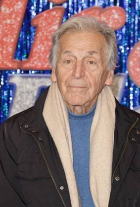 Costa Gavras Première du film Sur un Air de Blues Song Sung Blue au Grand Rex à Paris le 23 novembre 2025 Coadic Guirec Bestimage Premiere of the film Sur un Air de Blues Song Sung Blue at the Grand Rex in Paris on November 23, 2025 Paris France  Copyright: xCOADICxGUIRECx xBESTIMAGExCOADICxGUIRECx xBESTIMAGEx