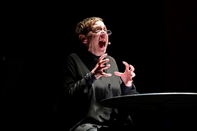 Katharina Thalbach and The Beauty of Gemina Acoustic at the musical stage reading Schatten über dem Nichts at the Gerhart Hauptmann Theater Görlitz, 23 11 2025 Foto:xM.xWehnertx xFuturexImagex thalbach_5102