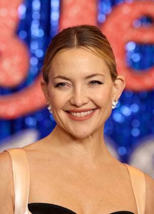 Sur un Air de Blues - Song Sung Blue Premiere Kate Hudson attends the Sur un Air de Blues - Song Sung Blue Premiere at Le Grand Rex on November 23, 2025 in Paris, France.  Copyright: xDFYx
